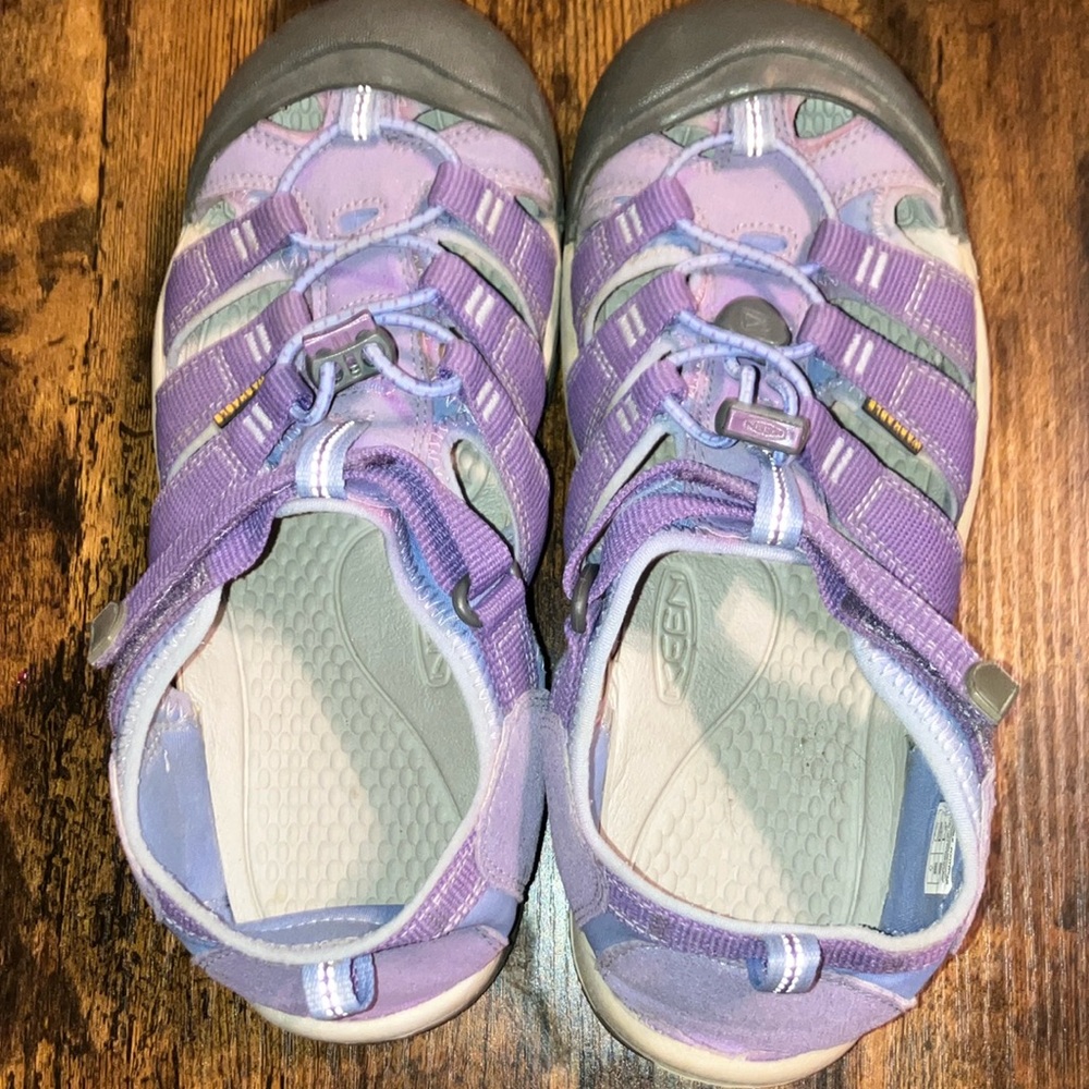 Keen Women’s Newport H2 Purple and Gray Sandals EUC Size 6